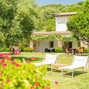 https://albergo-rurale-essenza-di-mirto.in-sardinia.net